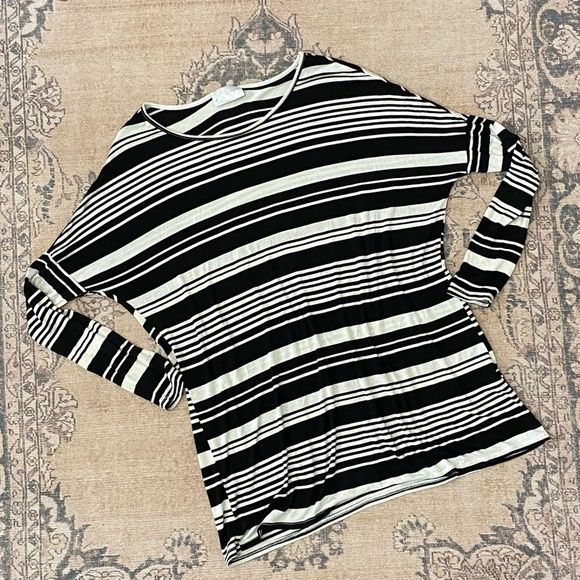 DD designs striped piko style top, S, NWOT - Picture 1 of 3